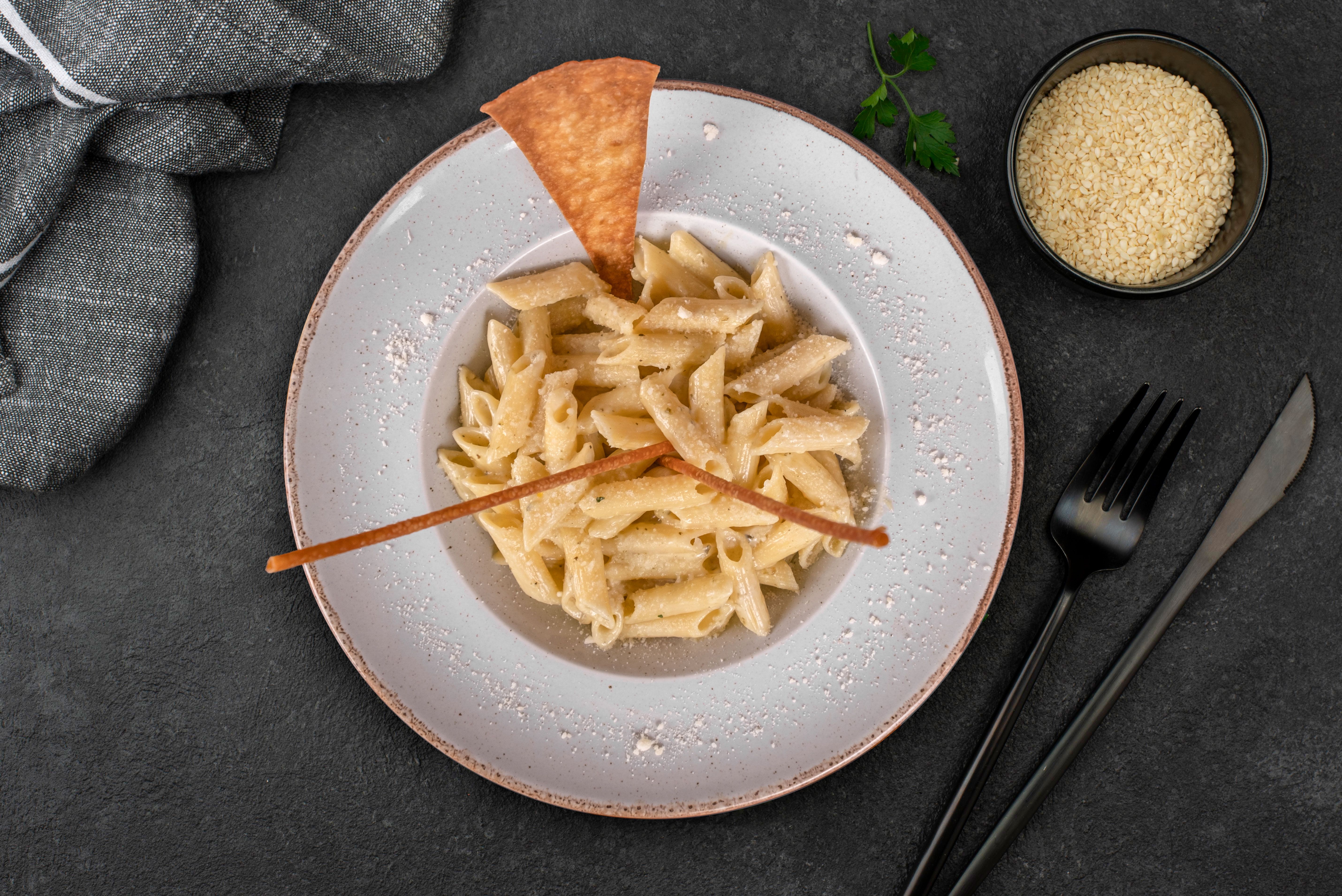 Creamy Alfredo Italian pasta